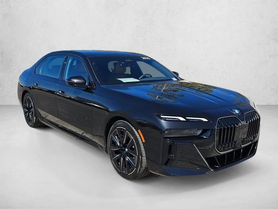 2025 BMW G70 7 Series - Image 3 of 20