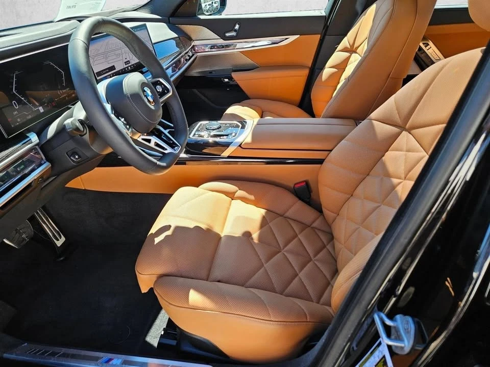 2025 BMW G70 7 Series - Image 16 of 20