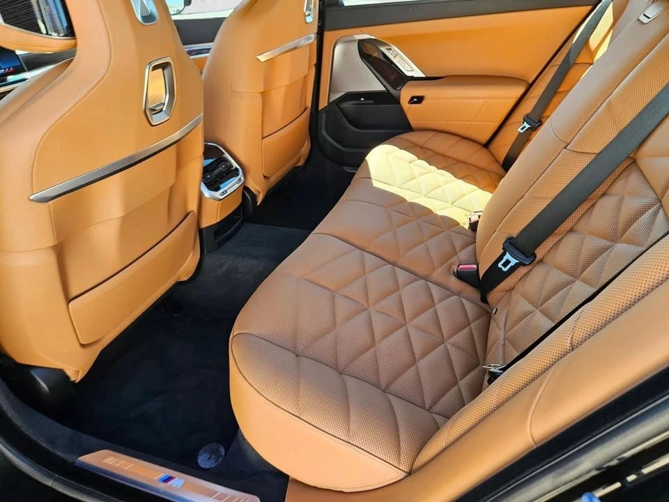 2025 BMW G70 7 Series - Image 18 of 20
