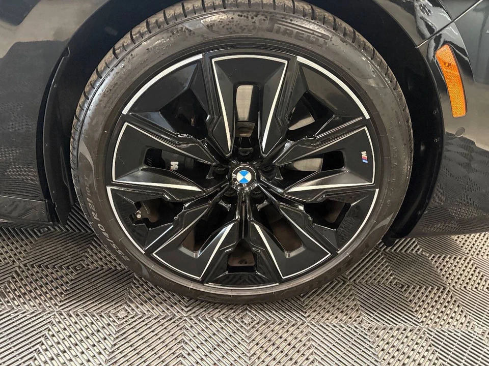 2025 BMW G70 7 Series - Image 20 of 21