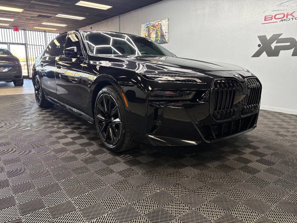 2025 BMW G70 7 Series - Image 3 of 12