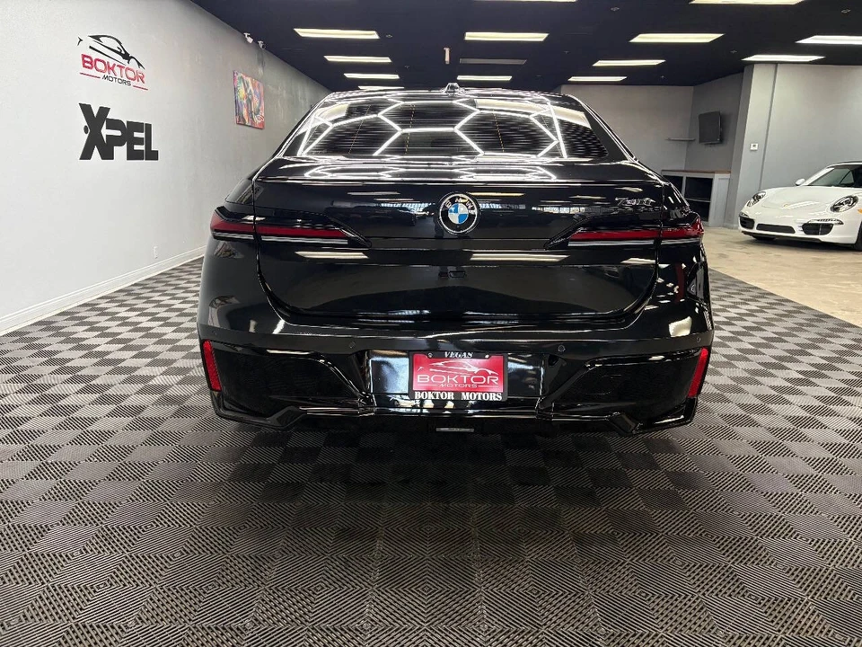 2025 BMW G70 7 Series - Image 11 of 12