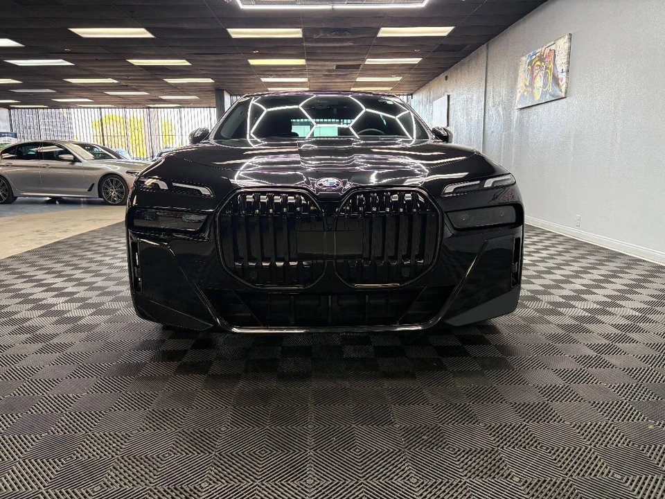 2025 BMW G70 7 Series - Image 4 of 12