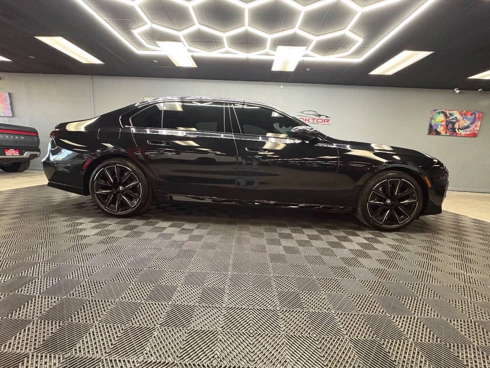 2025 BMW G70 7 Series - Image 15 of 21