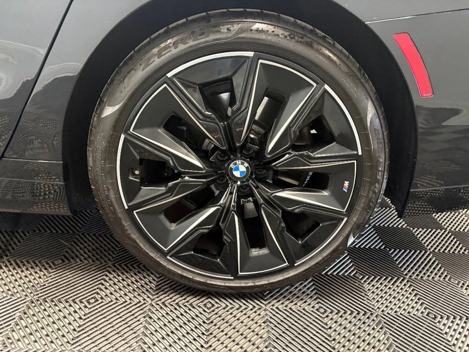 2025 BMW G70 7 Series - Image 18 of 21