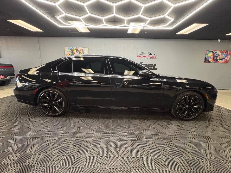 2025 BMW G70 7 Series - Image 16 of 21