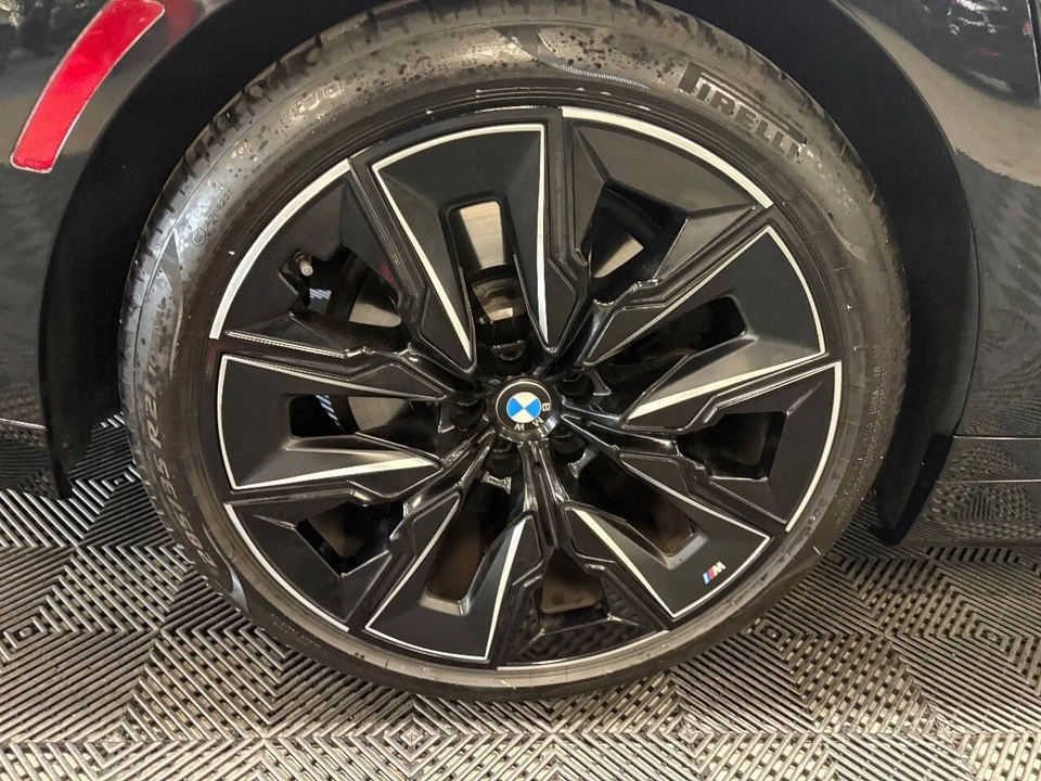 2025 BMW G70 7 Series - Image 19 of 21