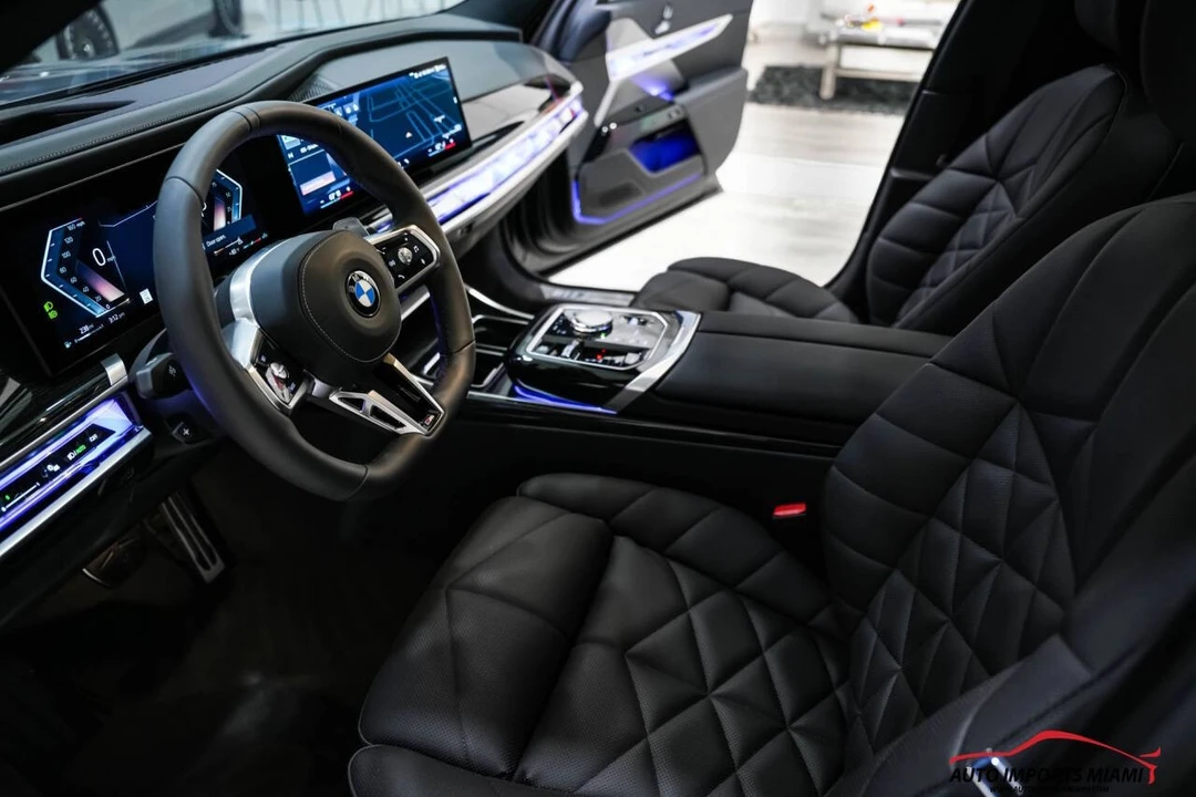 2025 BMW G70 7 Series - Image 8 of 12