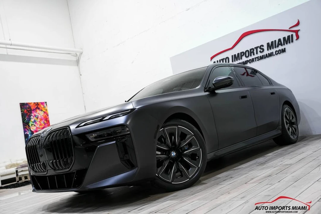 2025 BMW G70 7 Series - Image 3 of 12