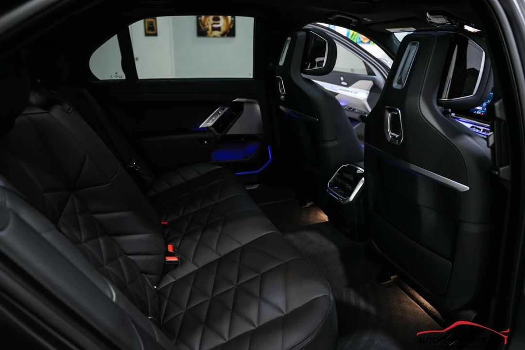 2025 BMW G70 7 Series - Image 10 of 12
