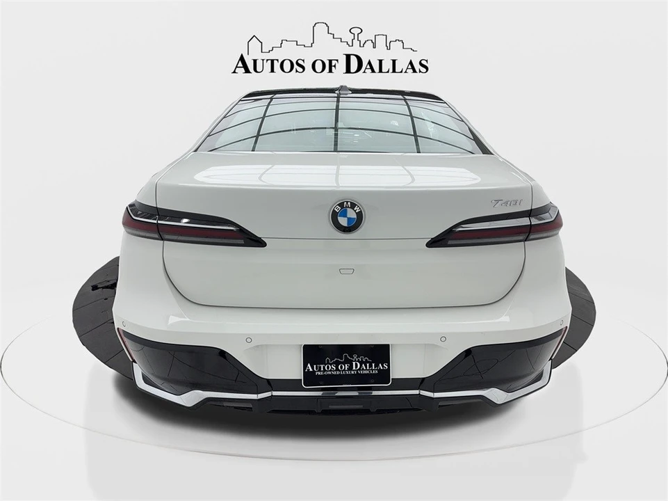 2025 BMW G70 7 Series - Image 11 of 12