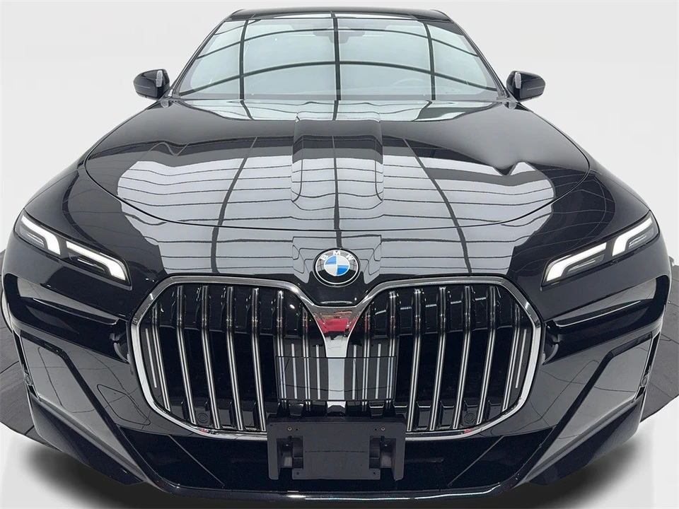 2025 BMW G70 7 Series - Image 4 of 12