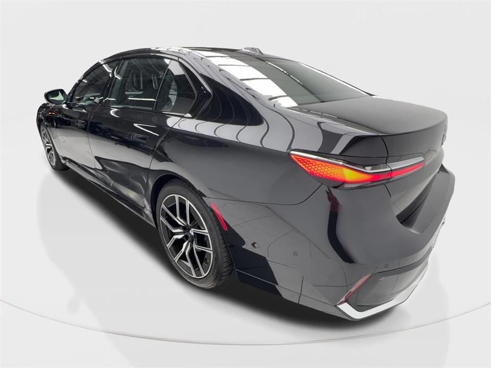 2025 BMW G70 7 Series - Image 10 of 12