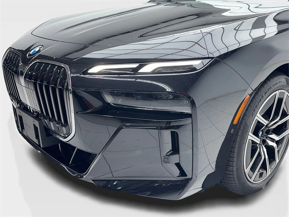 2025 BMW G70 7 Series - Image 5 of 12