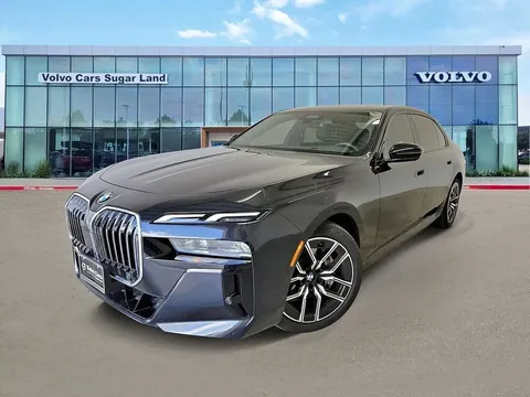 2025 BMW 740i