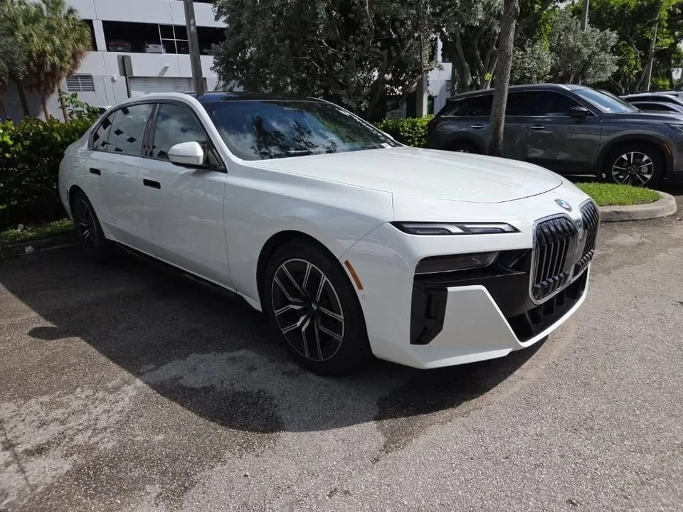 2025 BMW G70 7 Series - Image 2 of 11