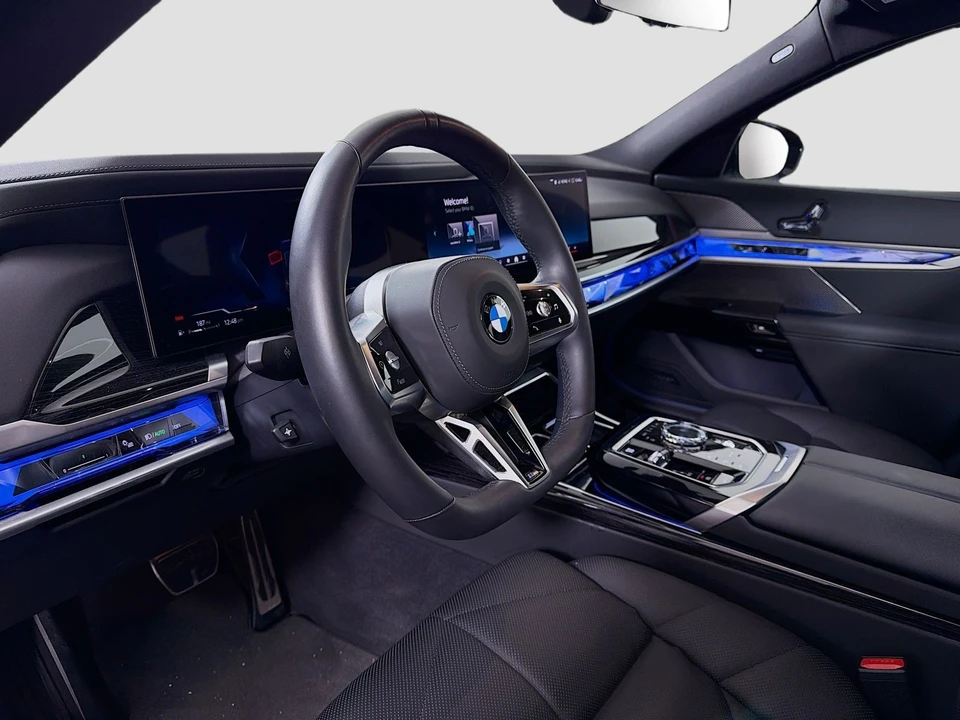 2025 BMW G70 7 Series - Image 11 of 21