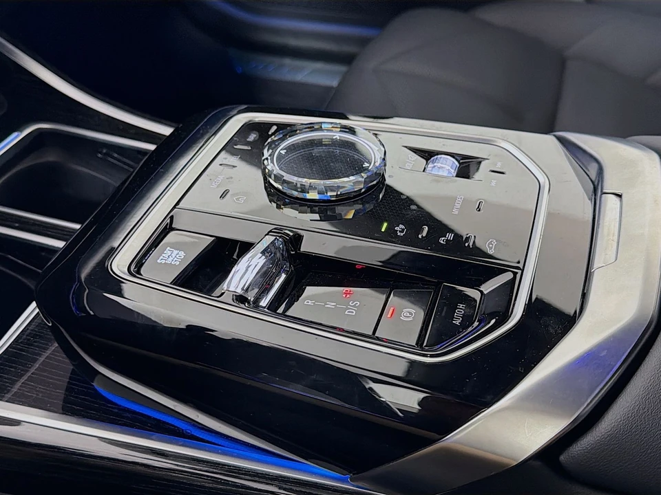 2025 BMW G70 7 Series - Image 21 of 21