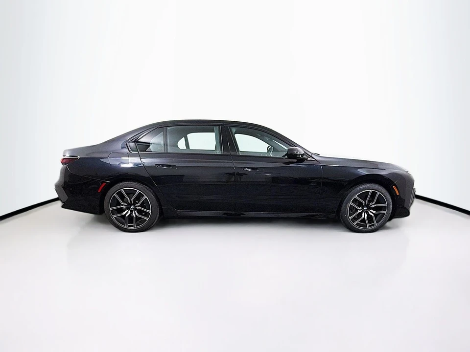2025 BMW G70 7 Series - Image 9 of 21