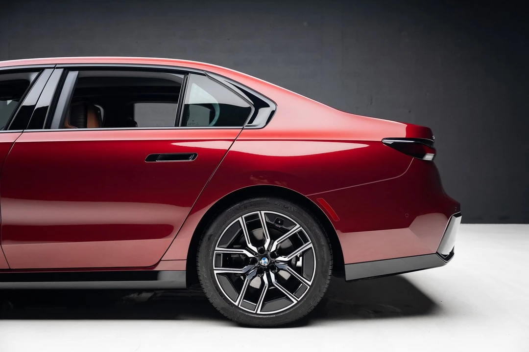 2025 BMW G70 7 Series - Image 20 of 21