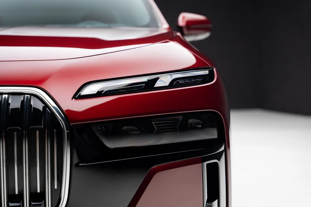 2025 BMW G70 7 Series - Image 10 of 21