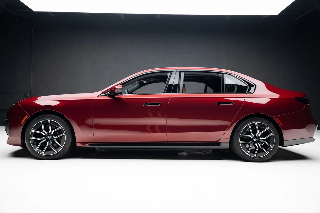 2025 BMW G70 7 Series - Image 17 of 21