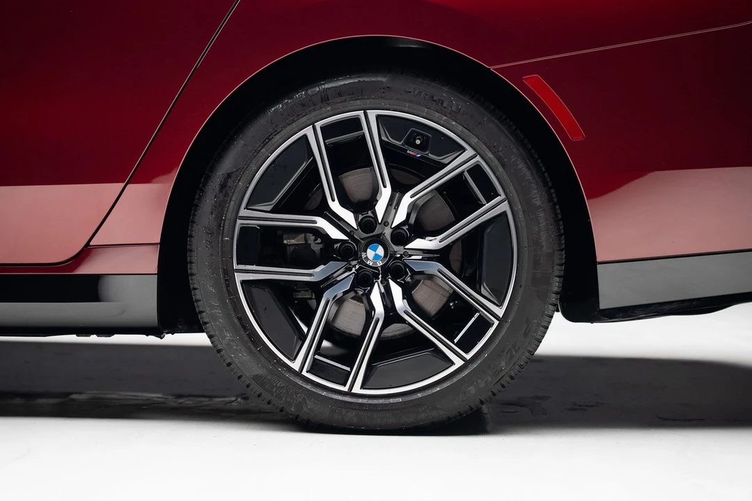 2025 BMW G70 7 Series - Image 21 of 21