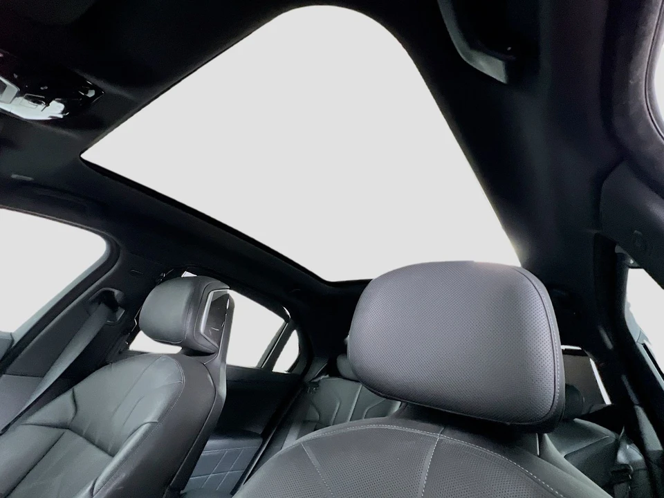 2025 BMW G70 7 Series - Image 16 of 21