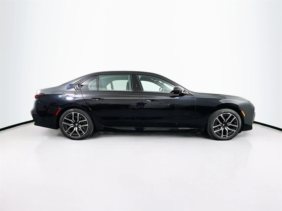 2025 BMW G70 7 Series - Image 9 of 12