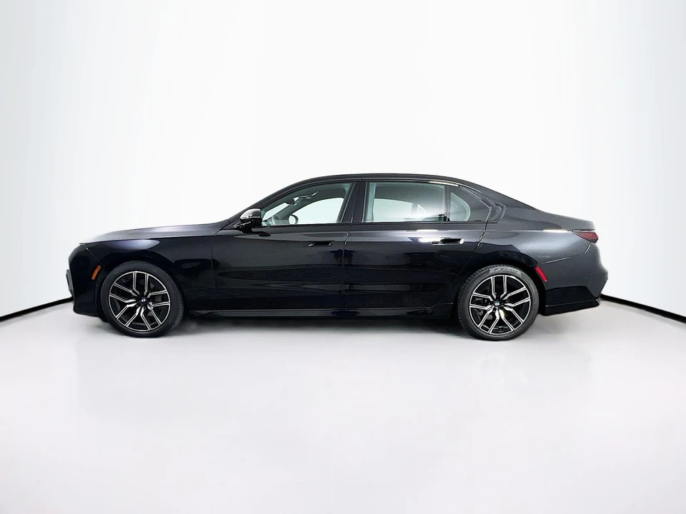 2025 BMW G70 7 Series - Image 5 of 21