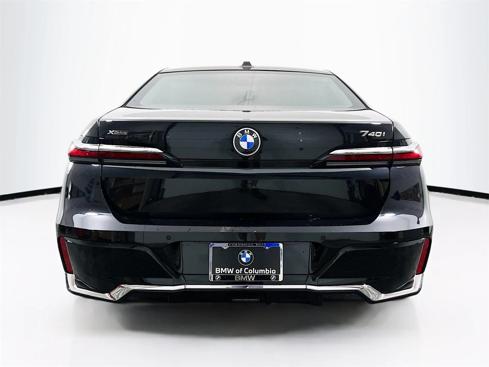 2025 BMW G70 7 Series - Image 7 of 12