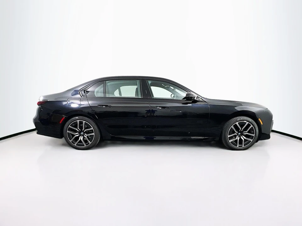 2025 BMW G70 7 Series - Image 9 of 21