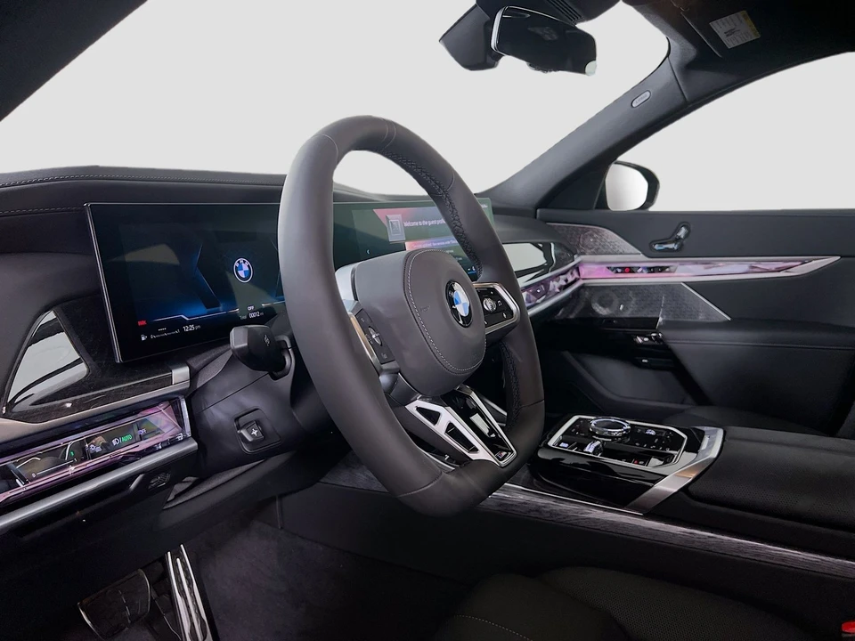 2025 BMW G70 7 Series - Image 11 of 21