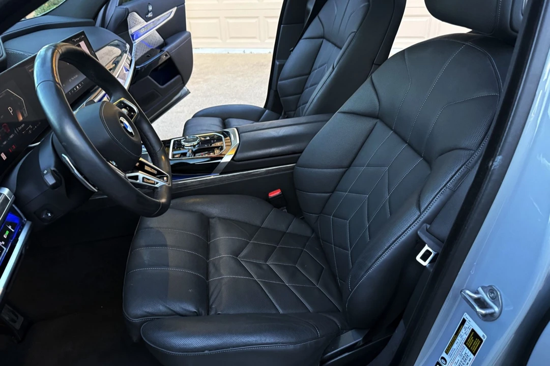 2025 BMW G70 7 Series - Image 4 of 7