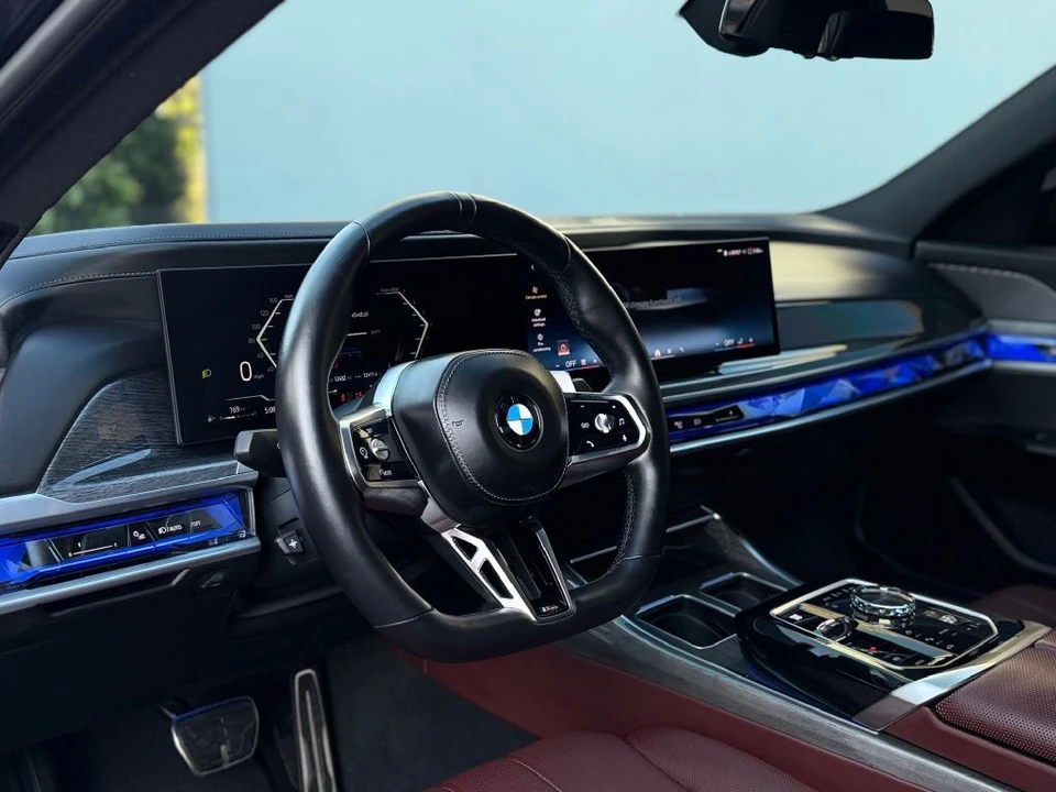 2025 BMW G70 7 Series - Image 16 of 21