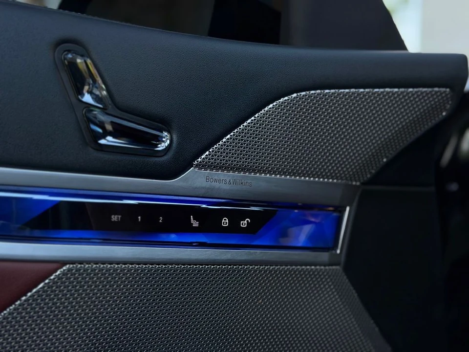 2025 BMW G70 7 Series - Image 15 of 21