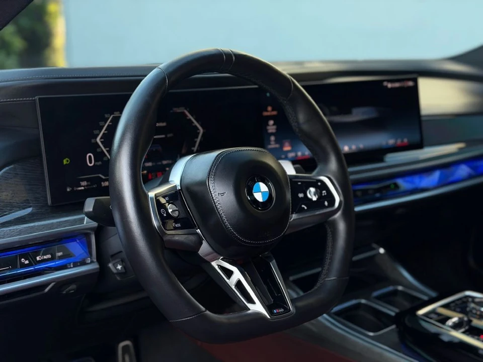 2025 BMW G70 7 Series - Image 17 of 21