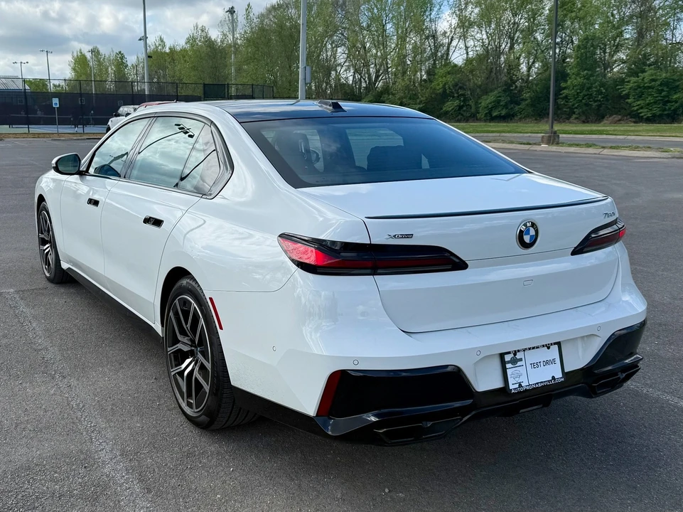 2025 BMW G70 7 Series - Image 3 of 21