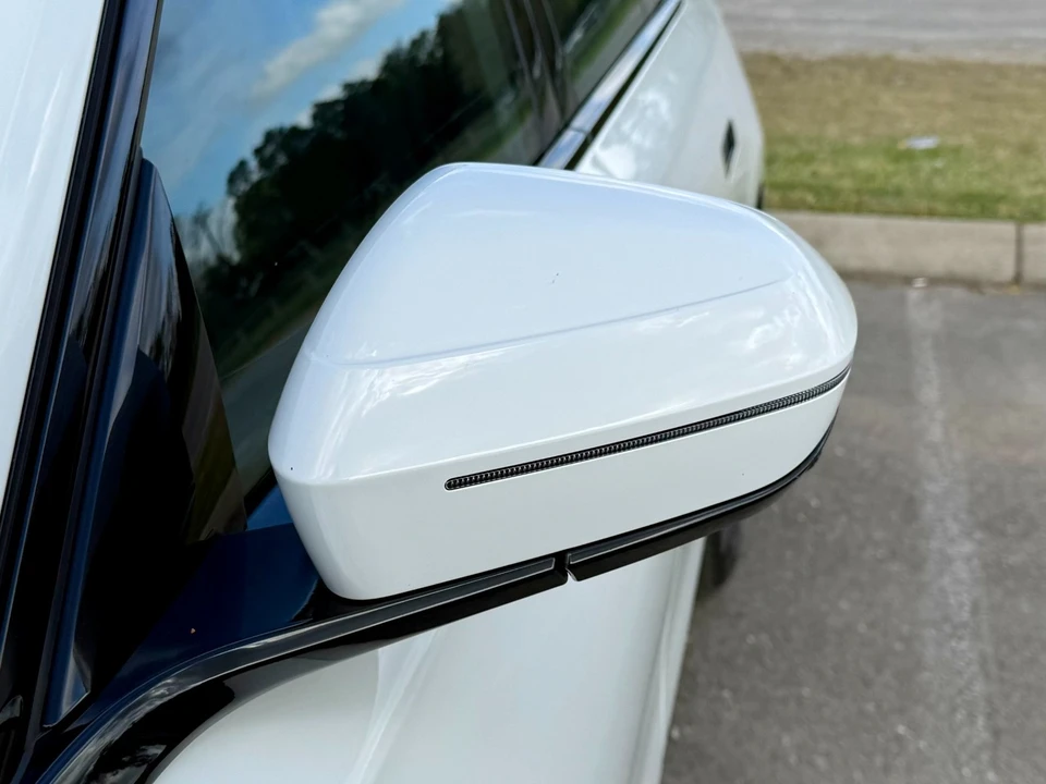 2025 BMW G70 7 Series - Image 10 of 21