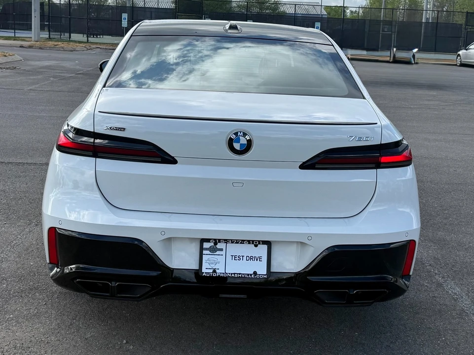 2025 BMW G70 7 Series - Image 4 of 21