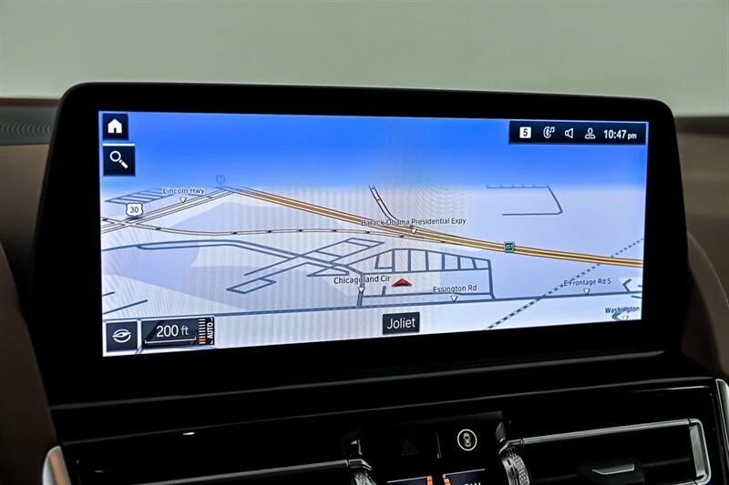 2025 BMW Alpina B8 - Image 27 of 31