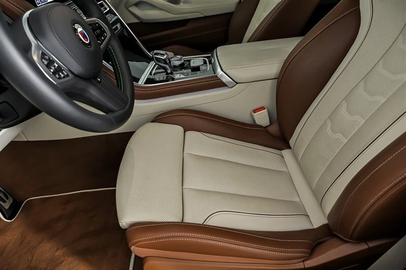2025 BMW Alpina B8 - Image 17 of 31