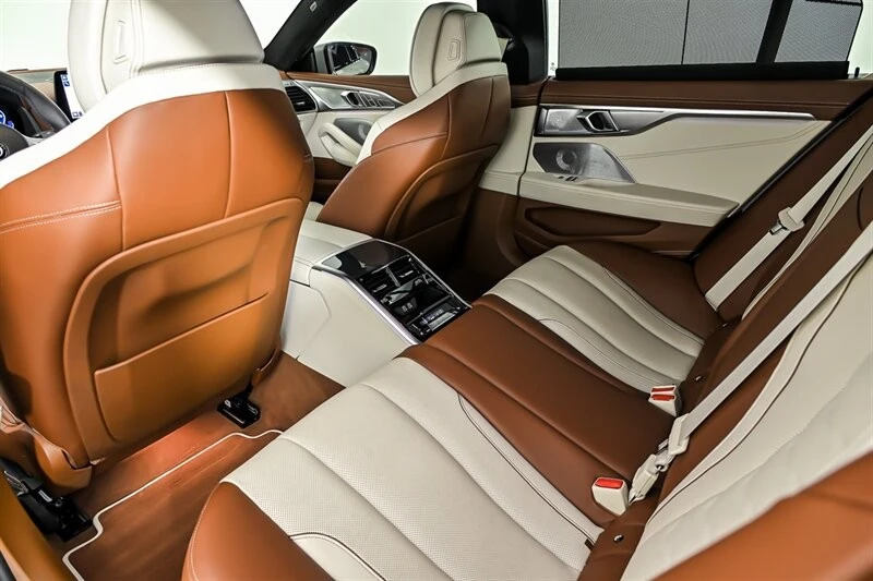 2025 BMW Alpina B8 - Image 20 of 31