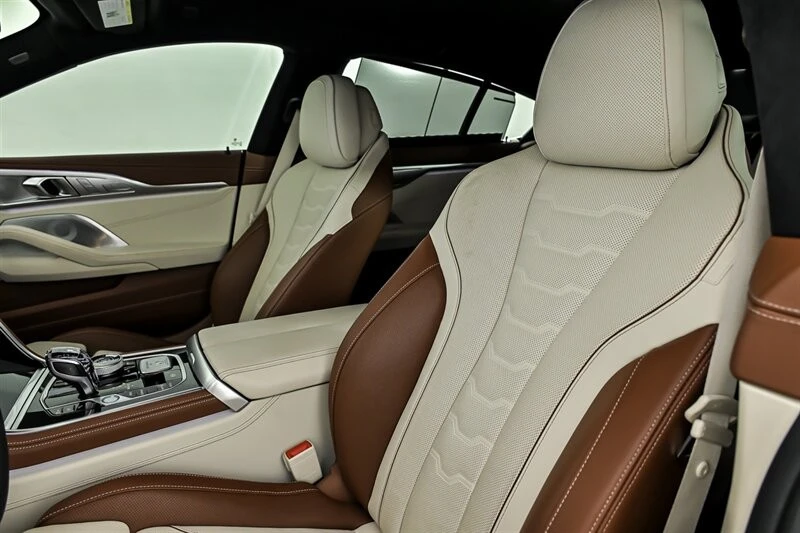 2025 BMW Alpina B8 - Image 18 of 31