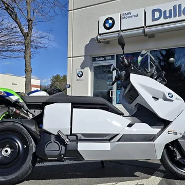 2025 BMW CE04