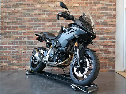 2025 BMW F900XR