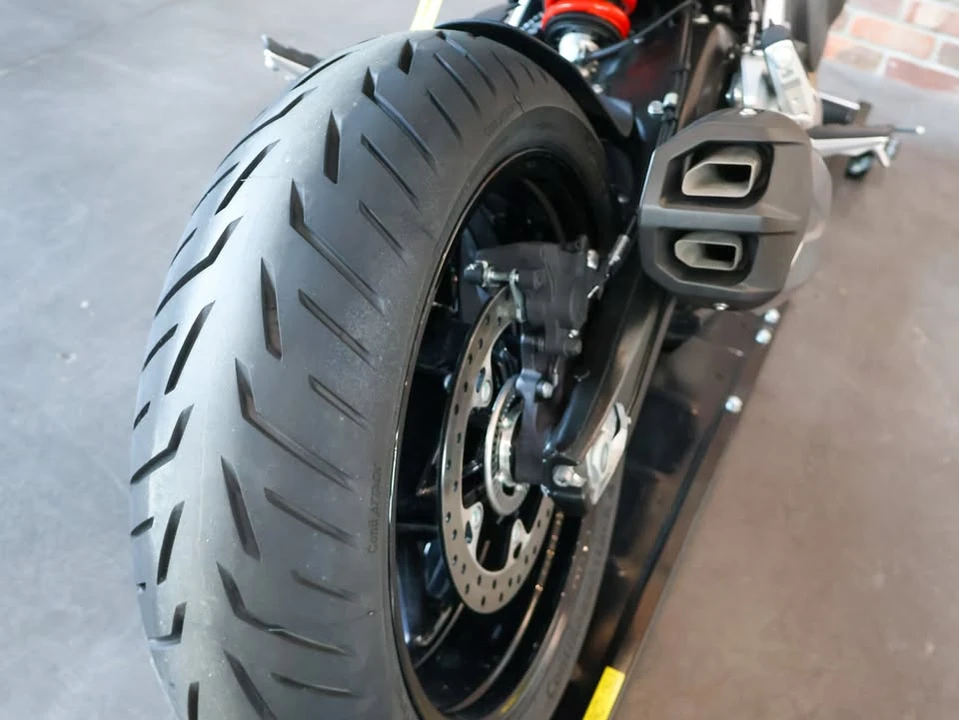 2025 BMW Motorcycles - Image 16 of 19