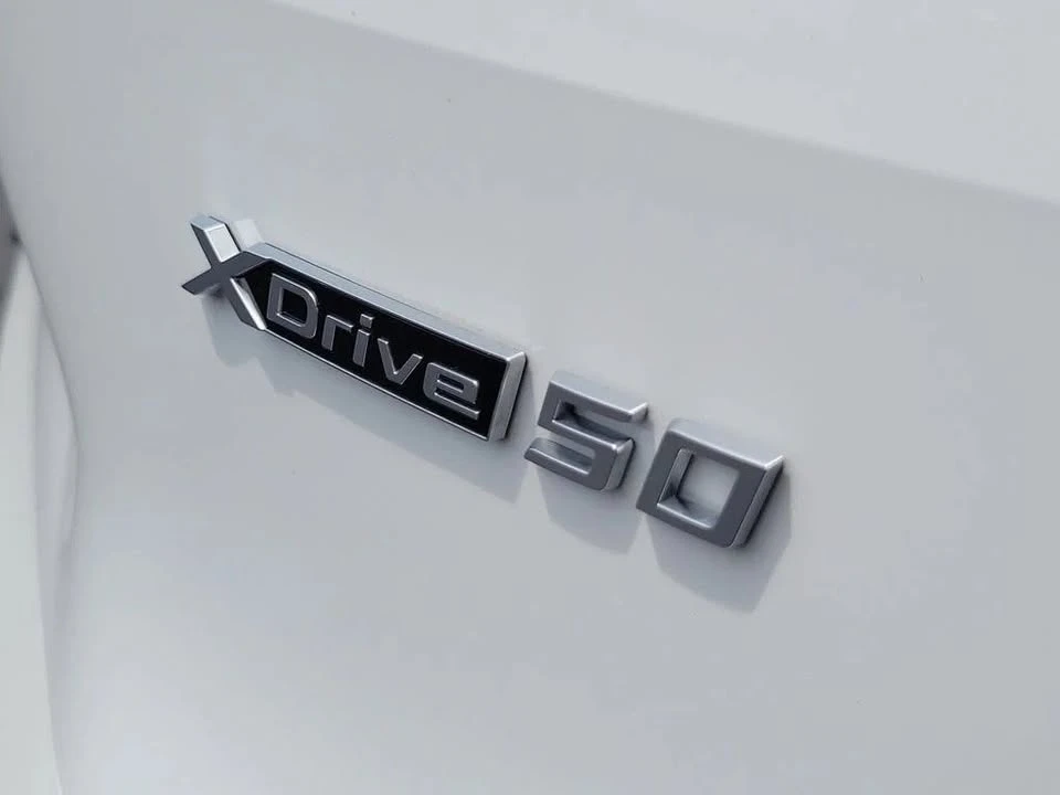 2025 BMW I20 iX - Image 13 of 19