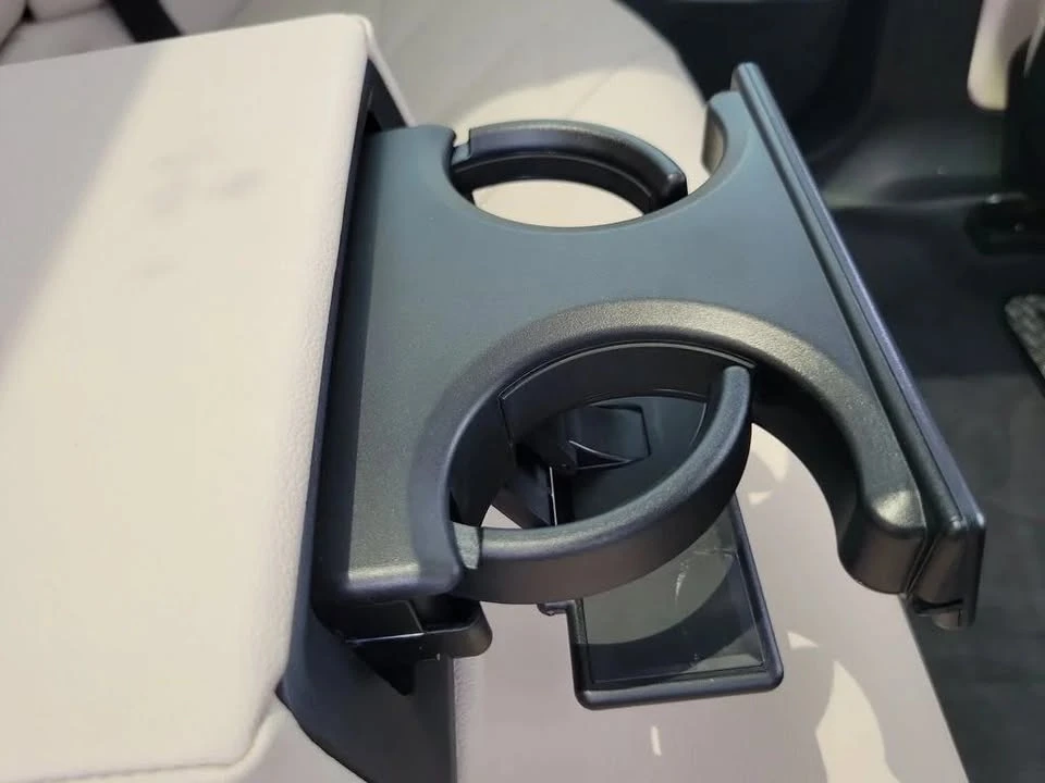 2025 BMW I20 iX - Image 9 of 19