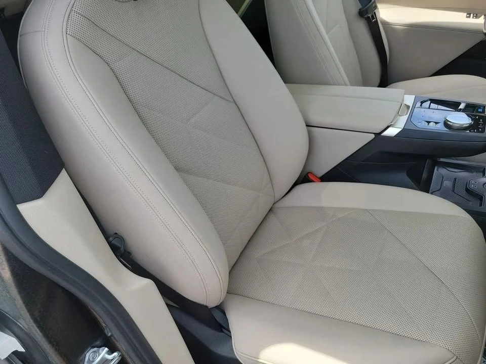 2025 BMW I20 iX - Image 7 of 19